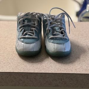 Nike size 7c foamposite